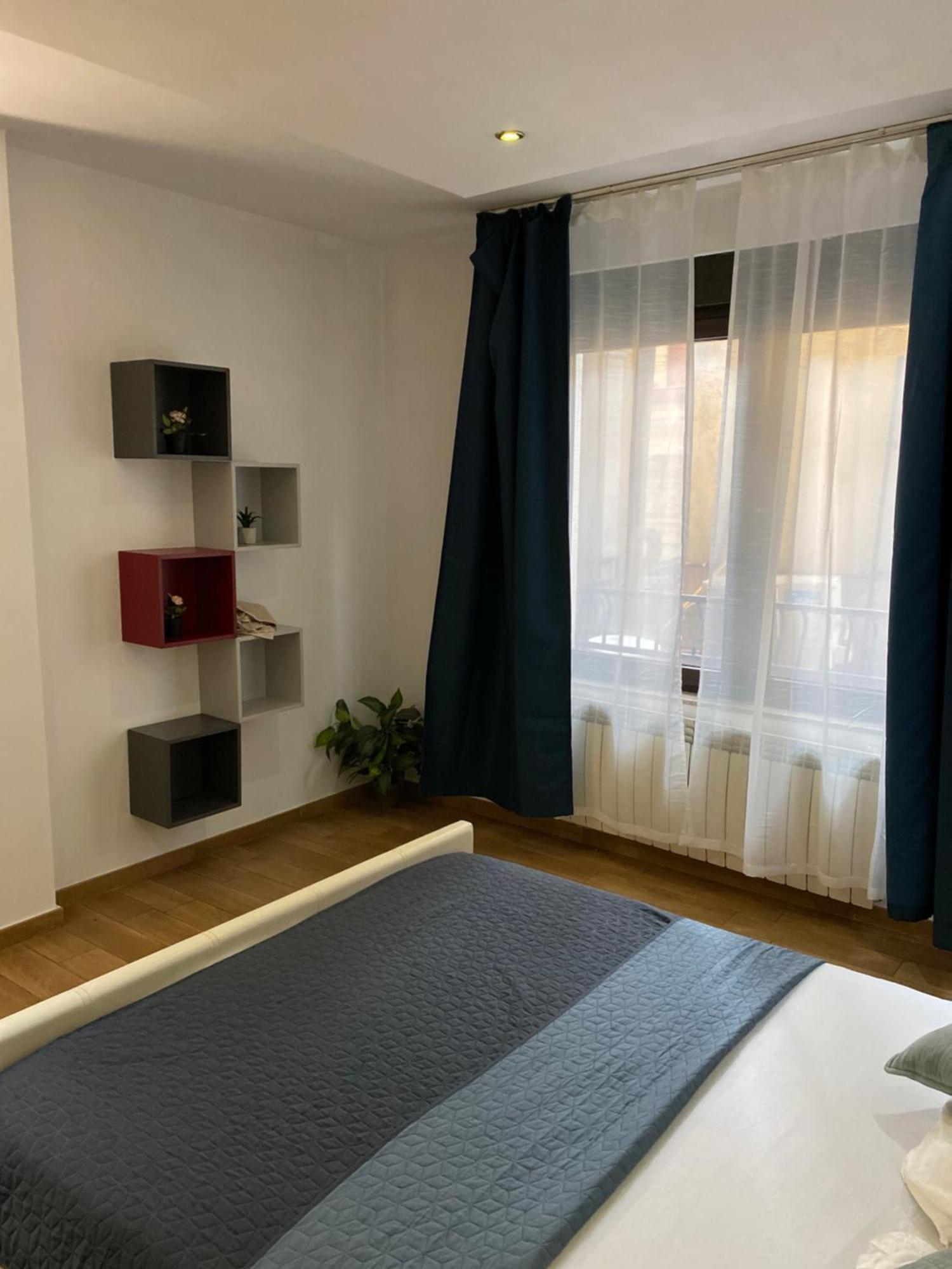 Royal Suite Unirii-2 Bdr Apartment Bukarest Exteriör bild